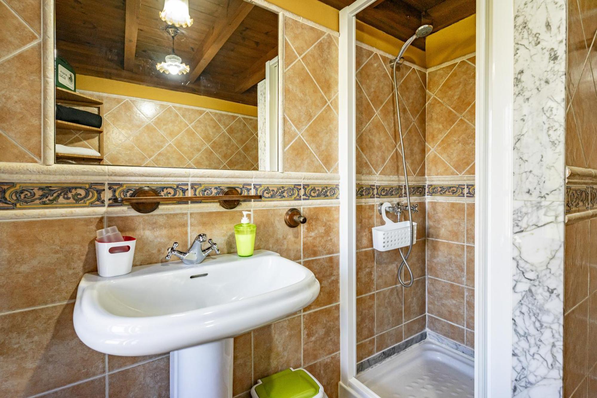 Affittacamere Casa Raquel Mestas De Con Esterno foto